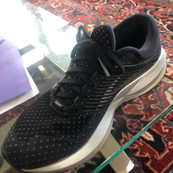 brooks shoes dna amp